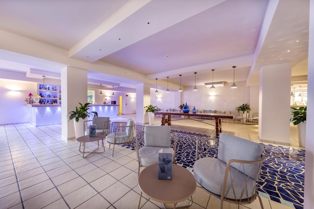 Blu Hotel Laconia Village Cannigione Exterior photo